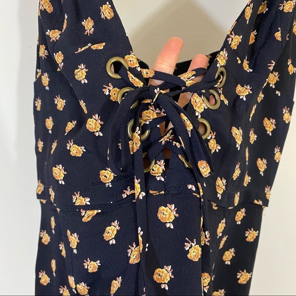 Blue Life Gia Lace Up Mini Dress Black Yellow Rose Floral Print V Neck Small - Picture 4 of 8